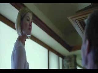 Rosamund pike cica dhe bythë në x nominal film skena