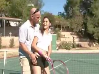 Kaslı seks video en the tenis mahkeme