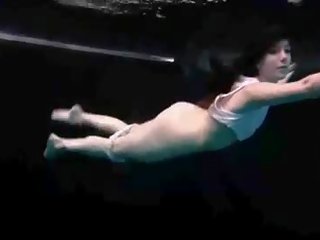 Undervann fleksibel gymnastic